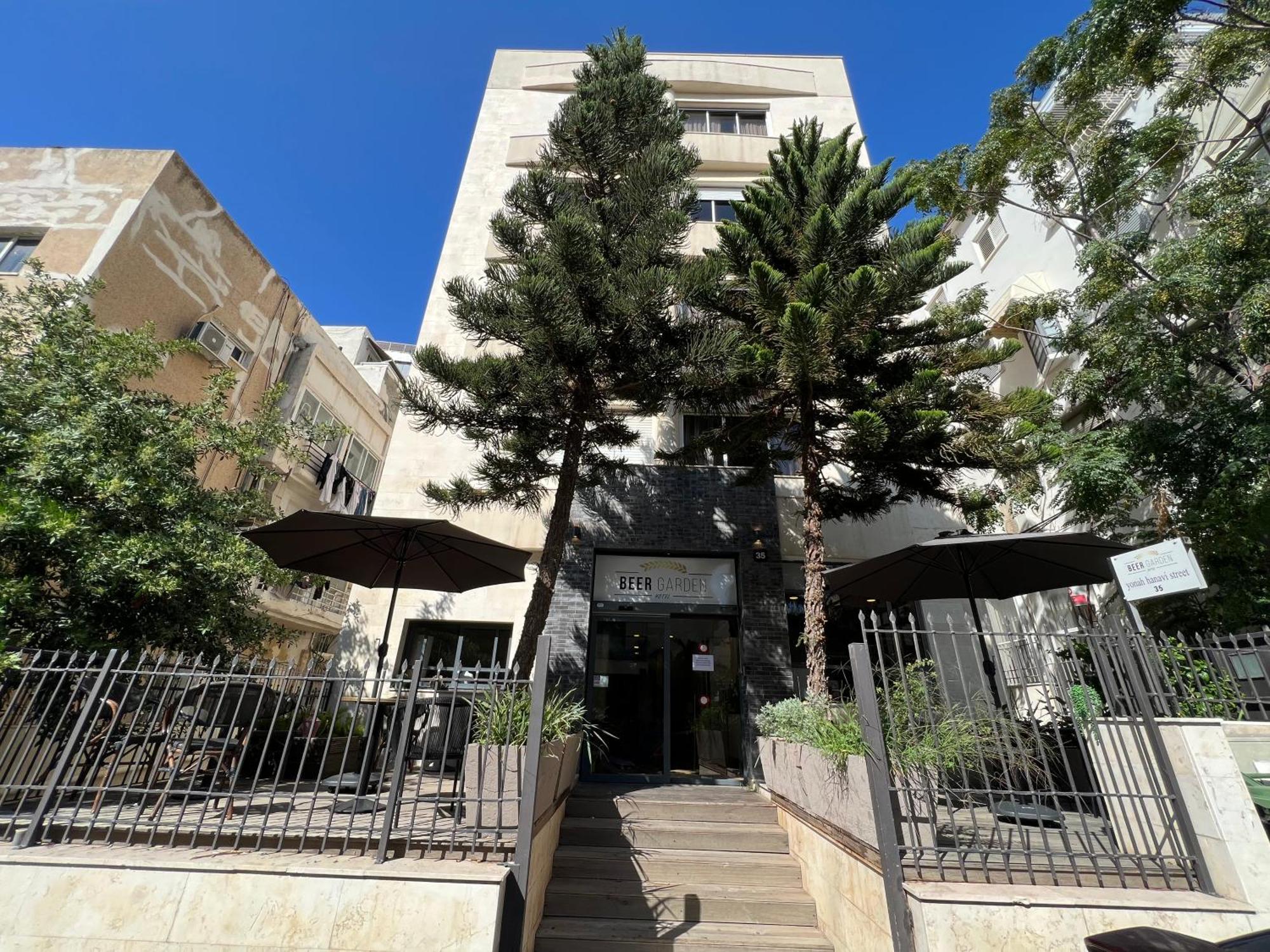 Beer Garden Hotel Tel Aviv Exterior photo