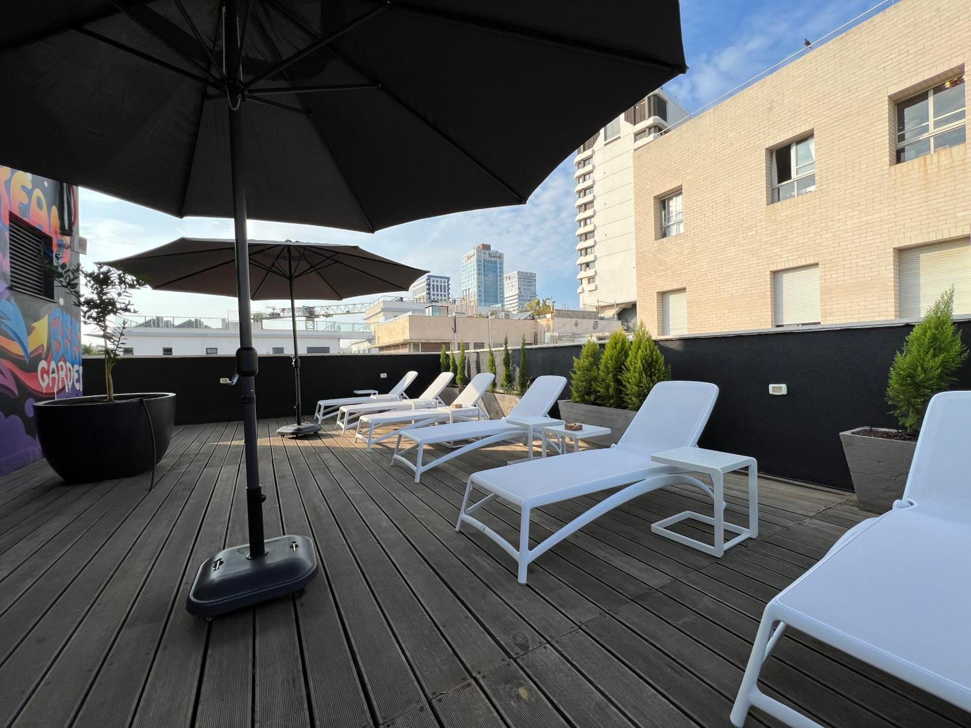 Beer Garden Hotel Tel Aviv Exterior photo
