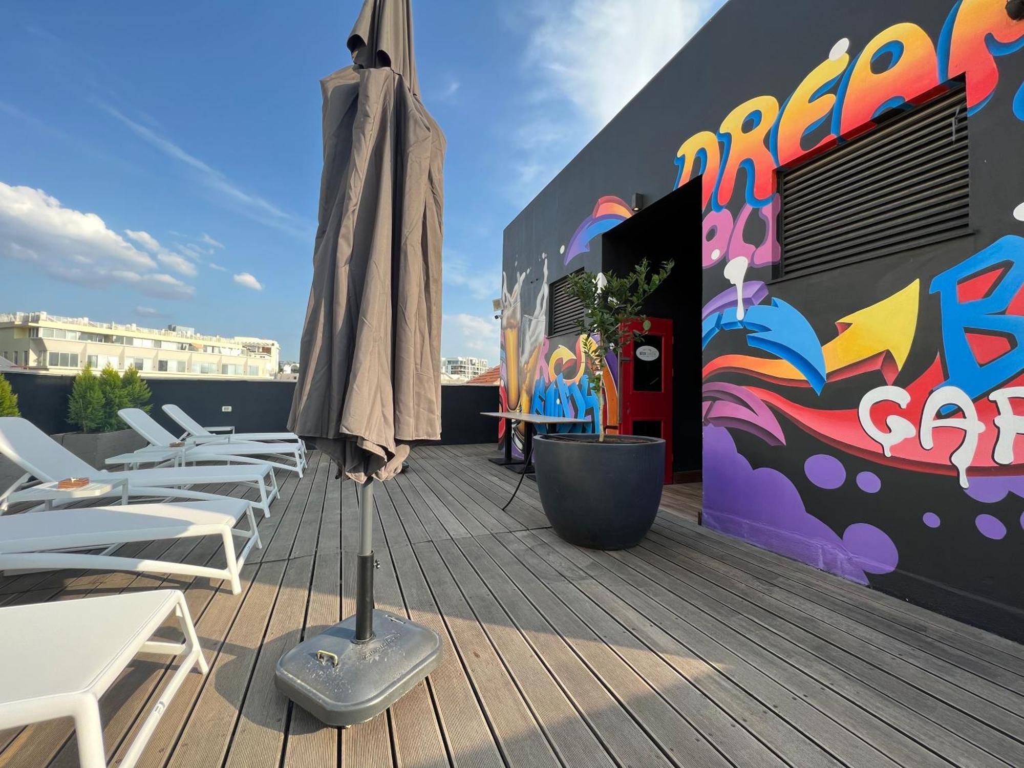 Beer Garden Hotel Tel Aviv Exterior photo