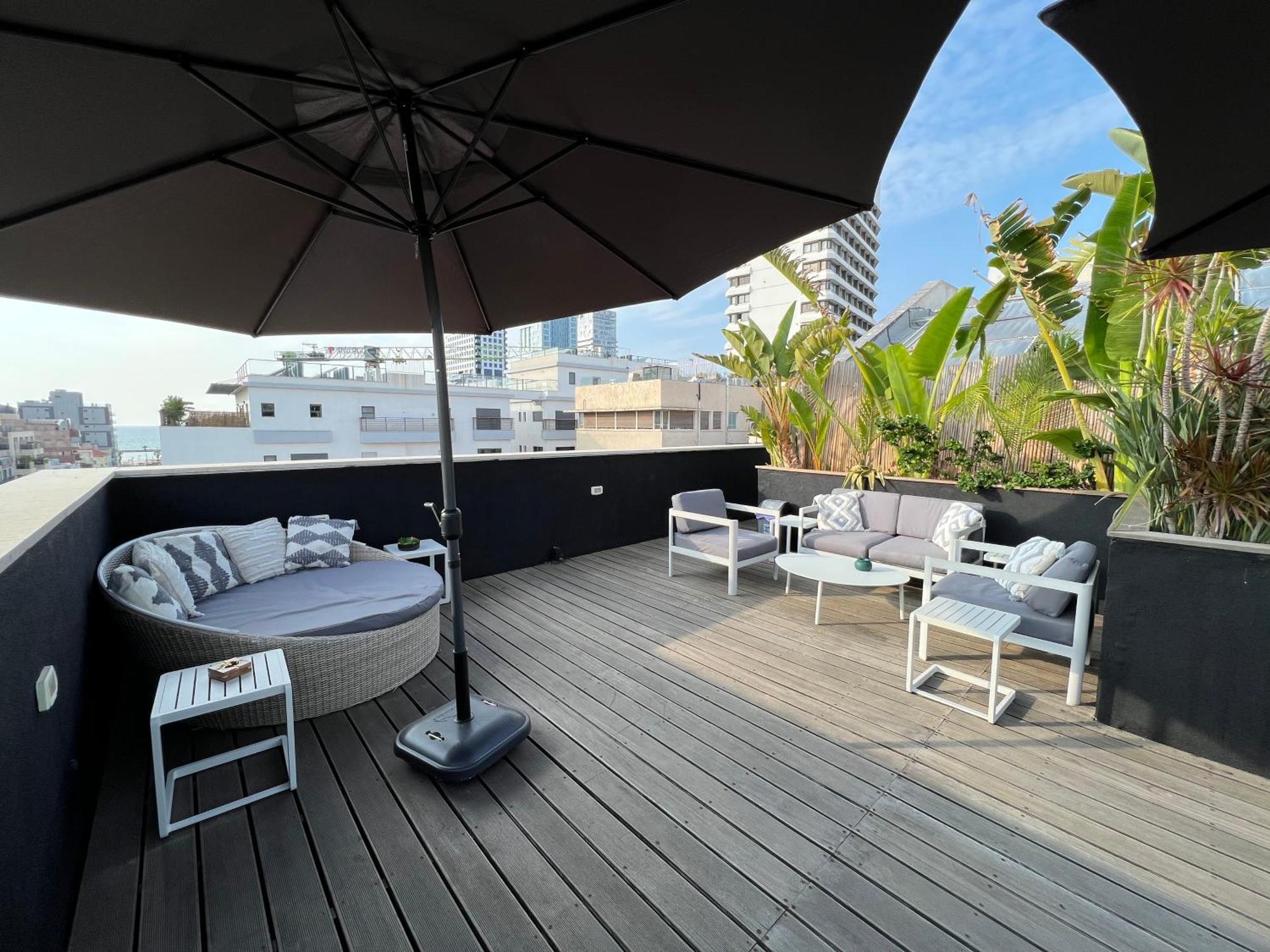 Beer Garden Hotel Tel Aviv Exterior photo